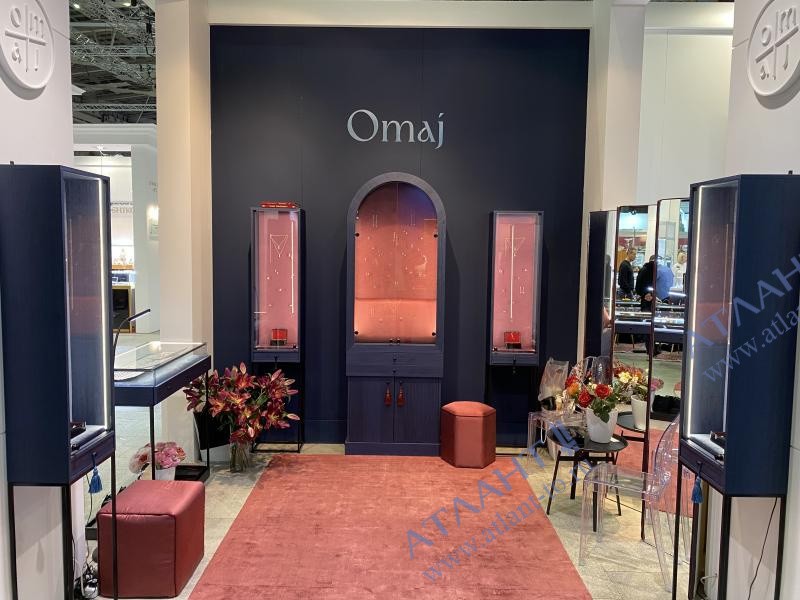 Экспозиция Omaj в Гостином дворе